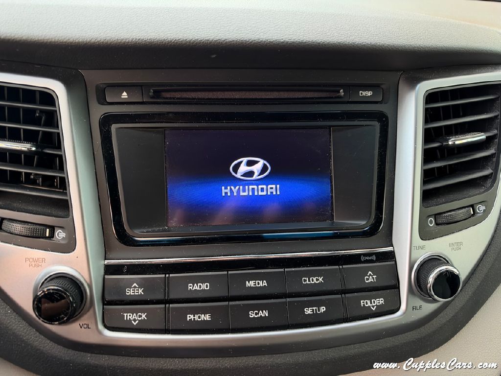 Photo 23 of this HYUNDAI TUCSON