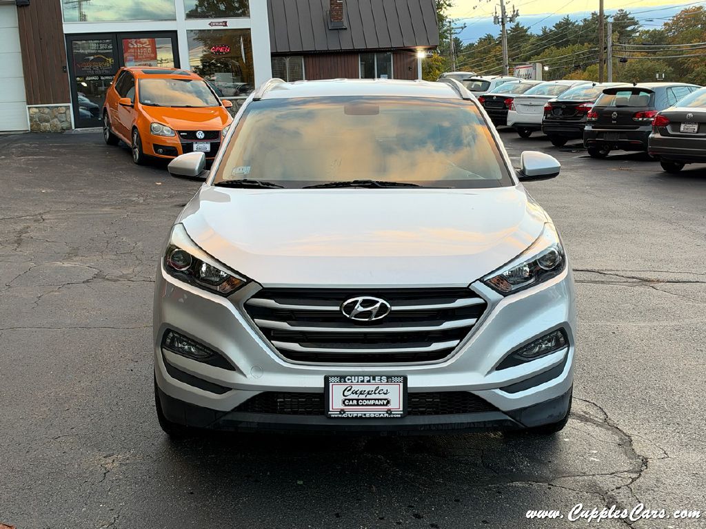 Photo 25 of this HYUNDAI TUCSON
