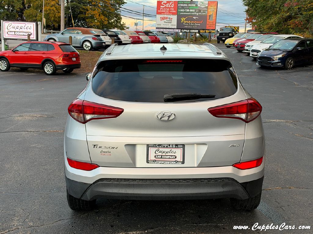 Photo 30 of this HYUNDAI TUCSON