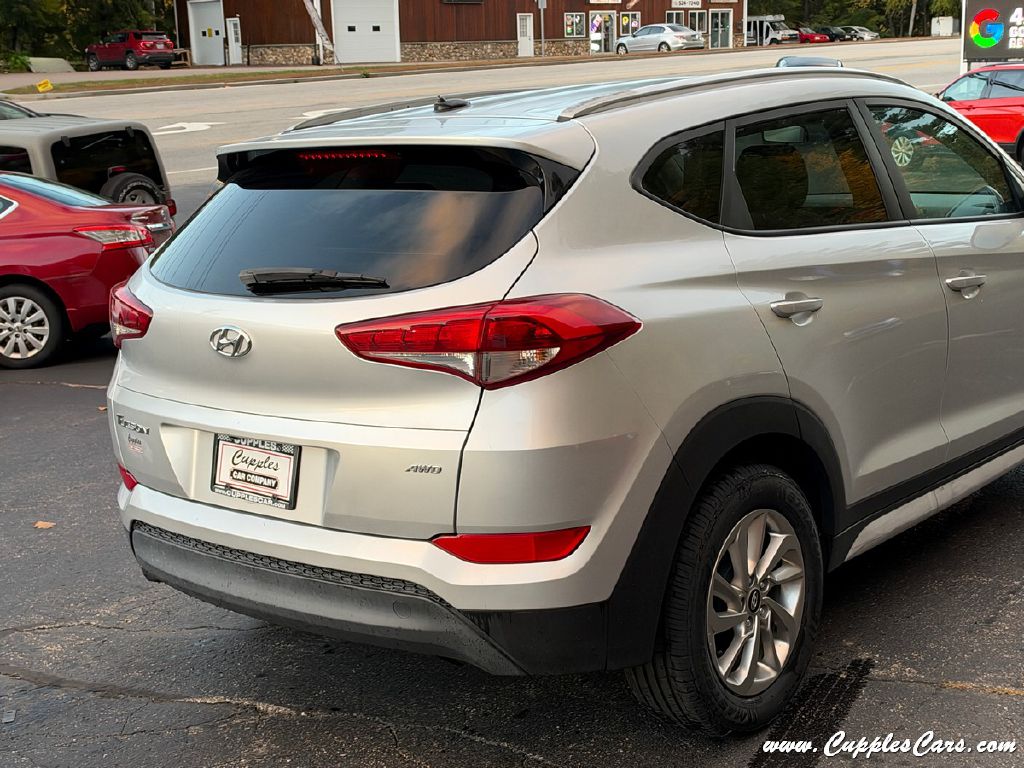 Photo 31 of this HYUNDAI TUCSON