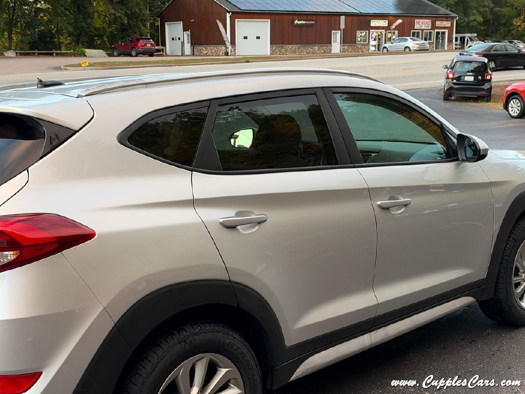 Photo 32 of this HYUNDAI TUCSON