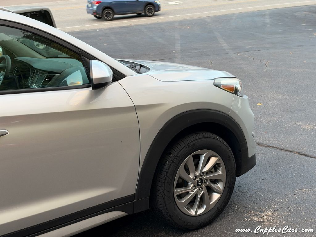 Photo 34 of this HYUNDAI TUCSON