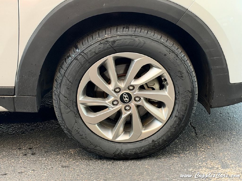 Photo 35 of this HYUNDAI TUCSON