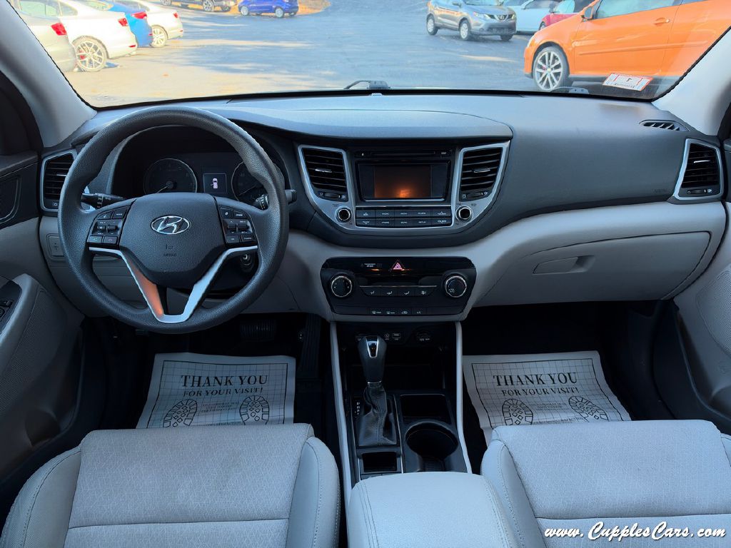 Photo 13 of this HYUNDAI TUCSON