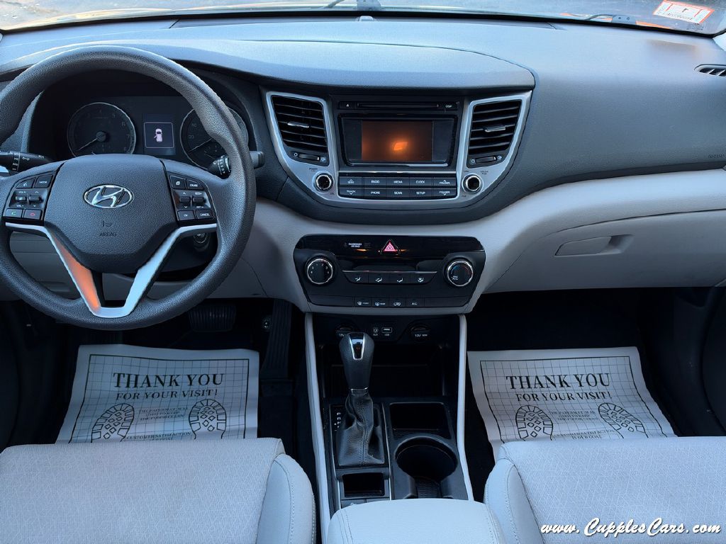 Photo 16 of this HYUNDAI TUCSON