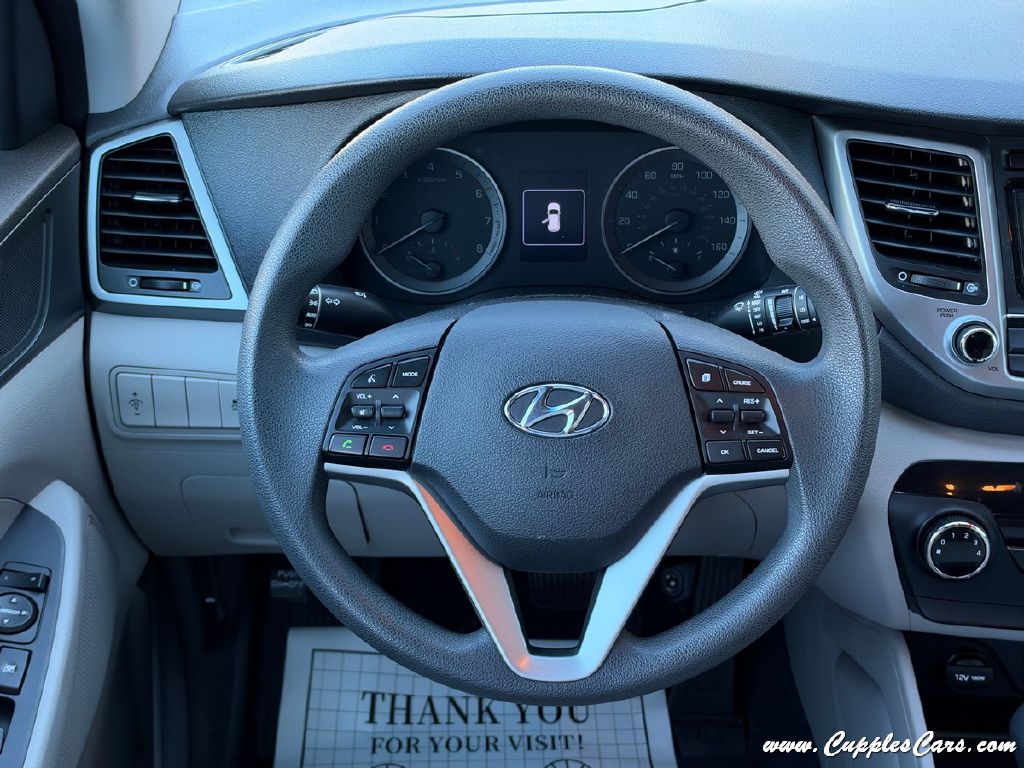 Photo 17 of this HYUNDAI TUCSON