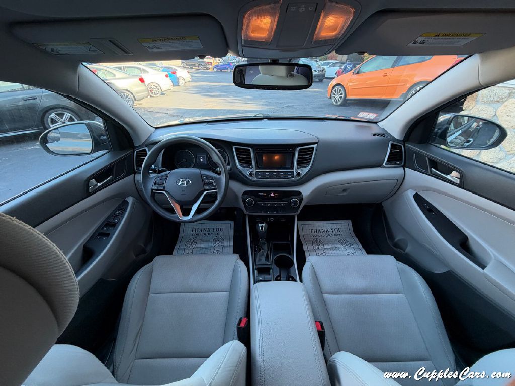 Photo 18 of this HYUNDAI TUCSON