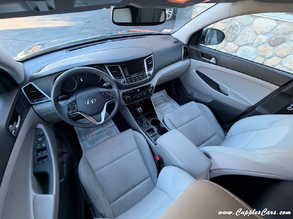 Photo 19 of this HYUNDAI TUCSON
