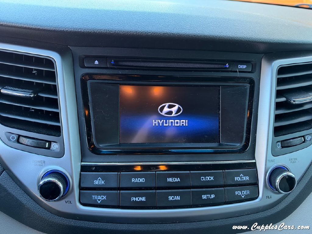 Photo 22 of this HYUNDAI TUCSON