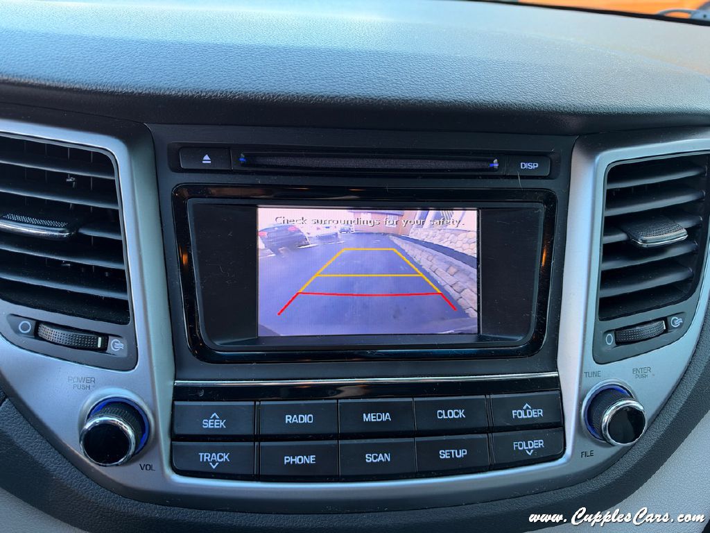 Photo 23 of this HYUNDAI TUCSON