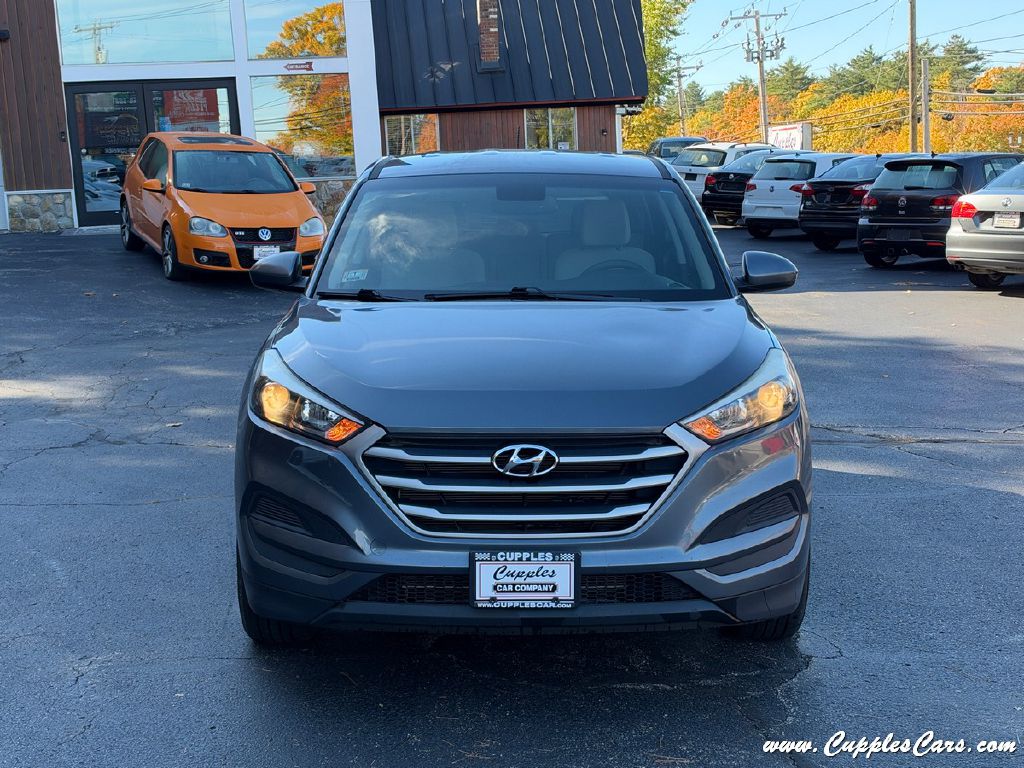 Photo 24 of this HYUNDAI TUCSON