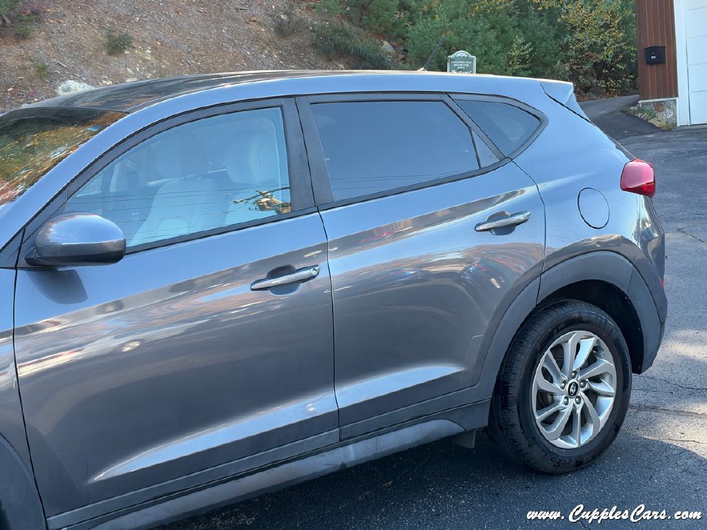 Photo 27 of this HYUNDAI TUCSON