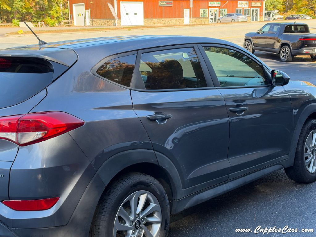 Photo 31 of this HYUNDAI TUCSON