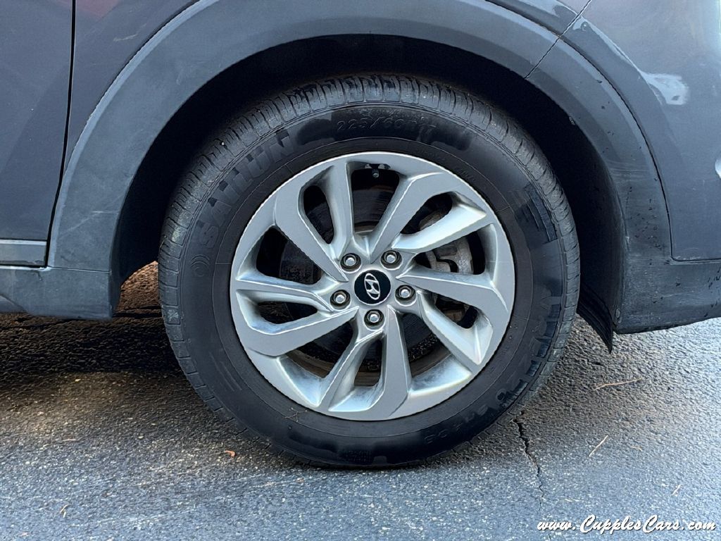 Photo 34 of this HYUNDAI TUCSON