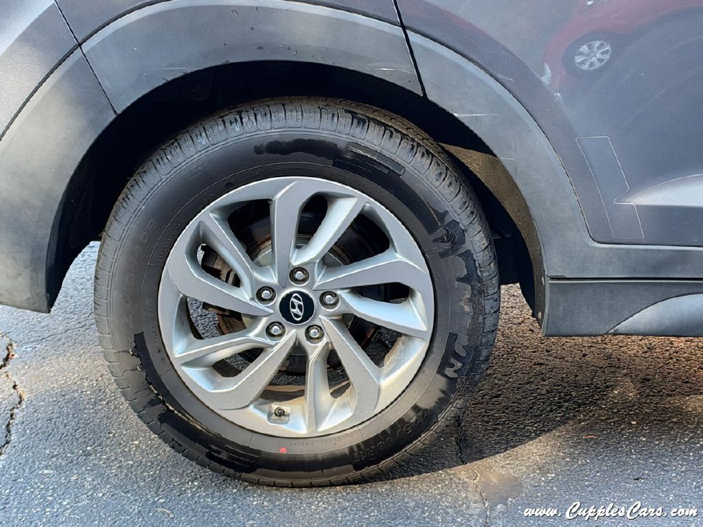 Photo 35 of this HYUNDAI TUCSON