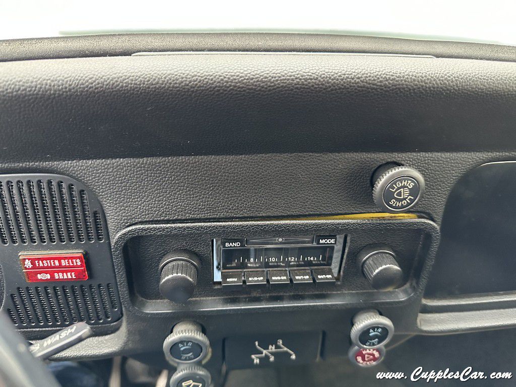Photo 18 of this VOLKSWAGEN BEETLE
