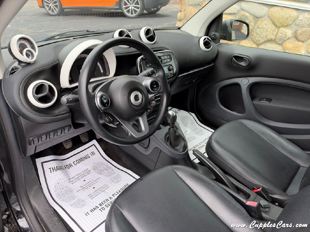 Photo 4 of this SMART FORTWO