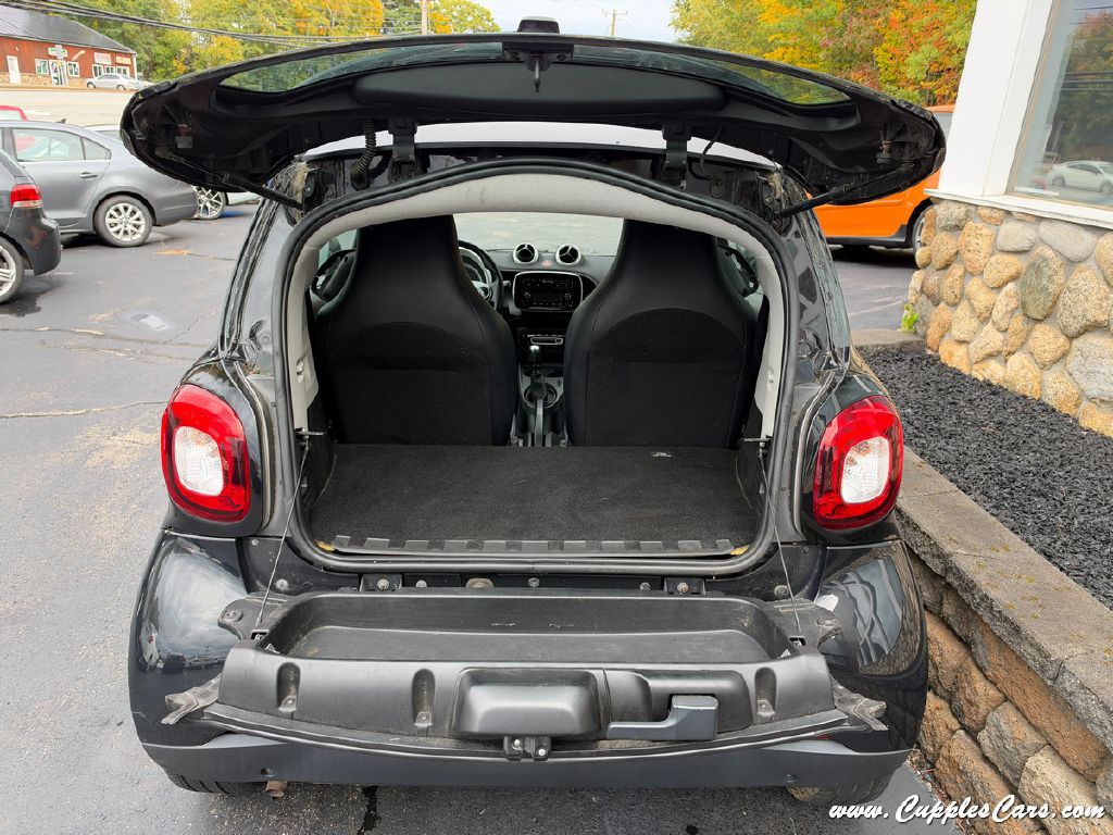 Photo 7 of this SMART FORTWO