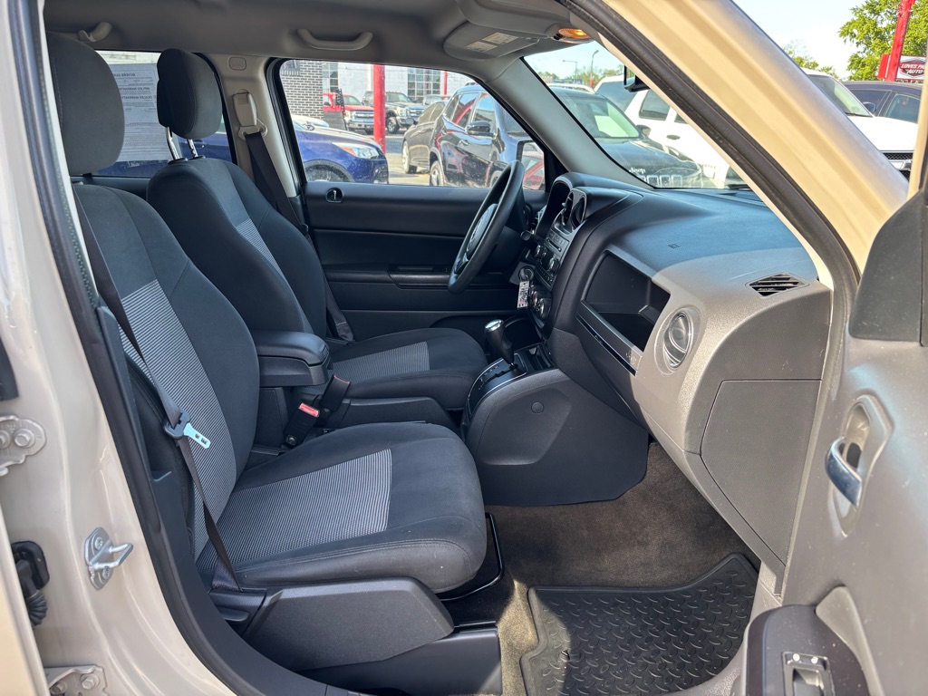 Photo 9 of this JEEP PATRIOT
