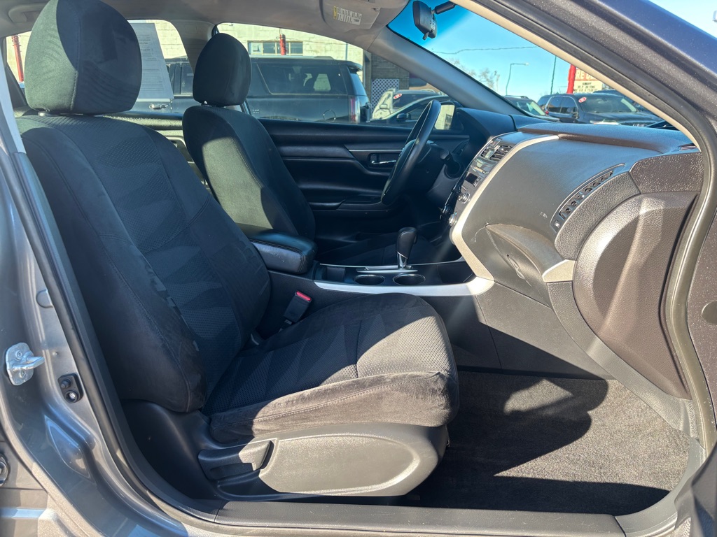 Photo 9 of this NISSAN ALTIMA