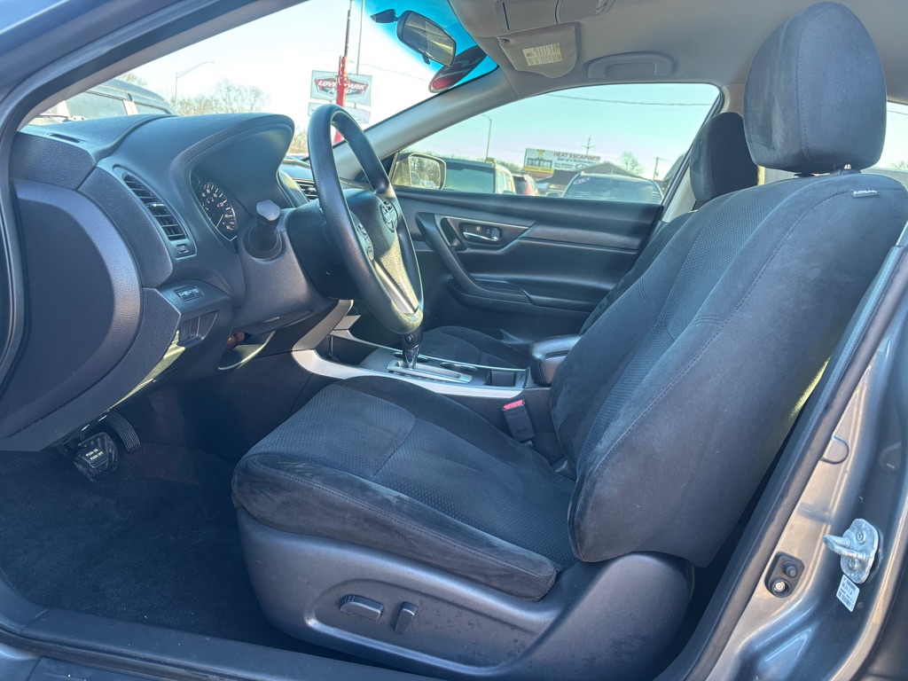 Photo 7 of this NISSAN ALTIMA