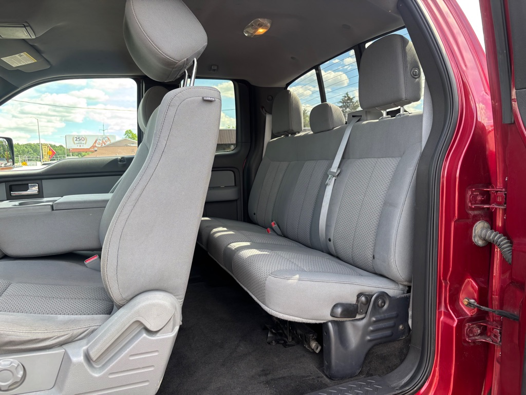 Photo 6 of this FORD F150