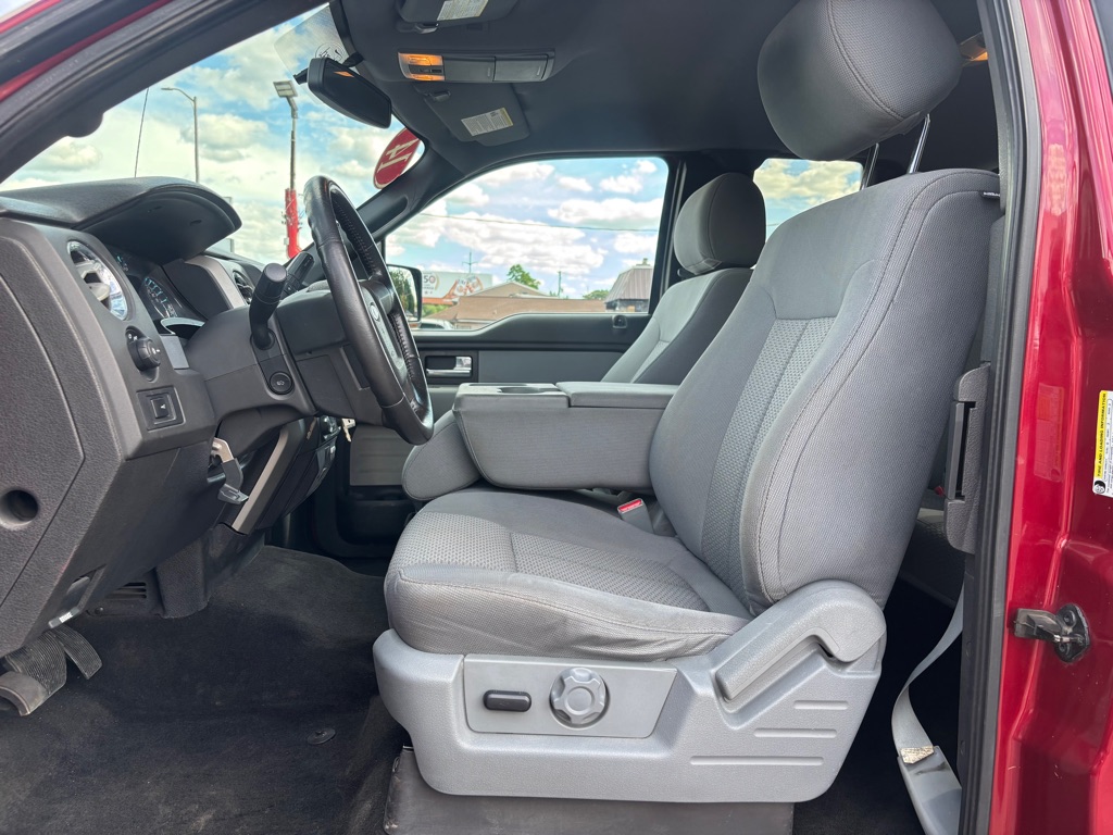 Photo 5 of this FORD F150