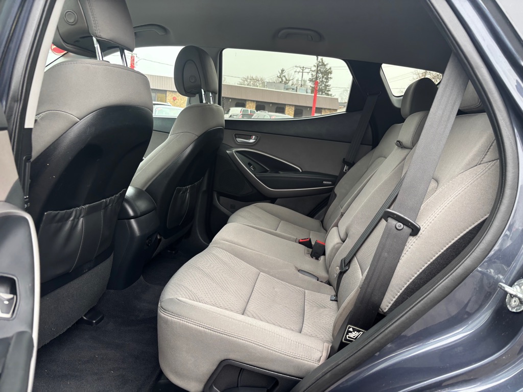 Photo 8 of this HYUNDAI SANTA FE SPORT