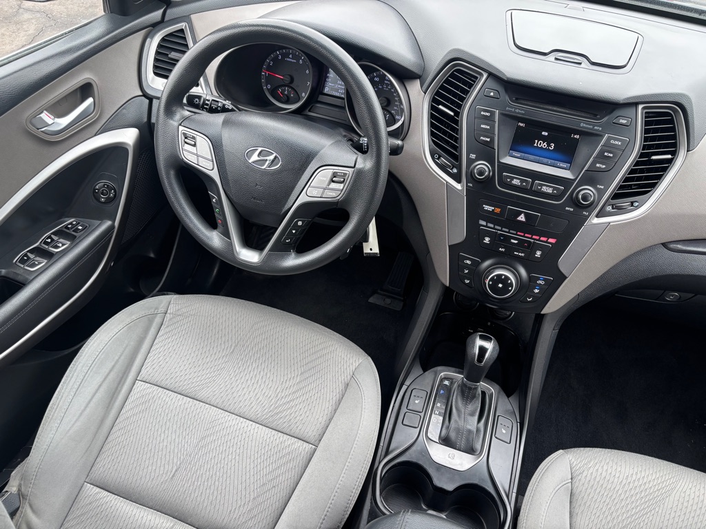 Photo 5 of this HYUNDAI SANTA FE SPORT