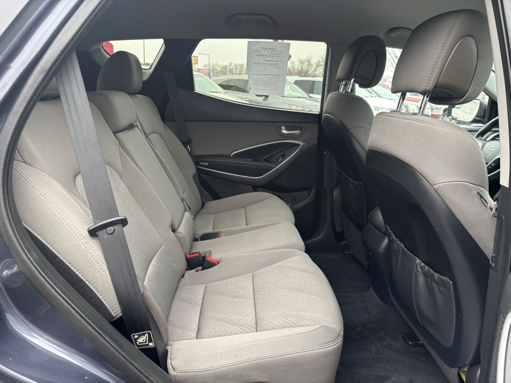 Photo 10 of this HYUNDAI SANTA FE SPORT