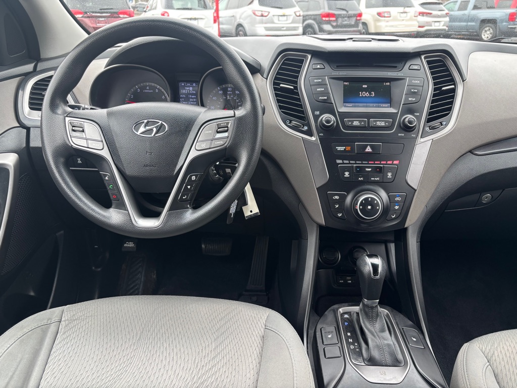 Photo 2 of this HYUNDAI SANTA FE SPORT
