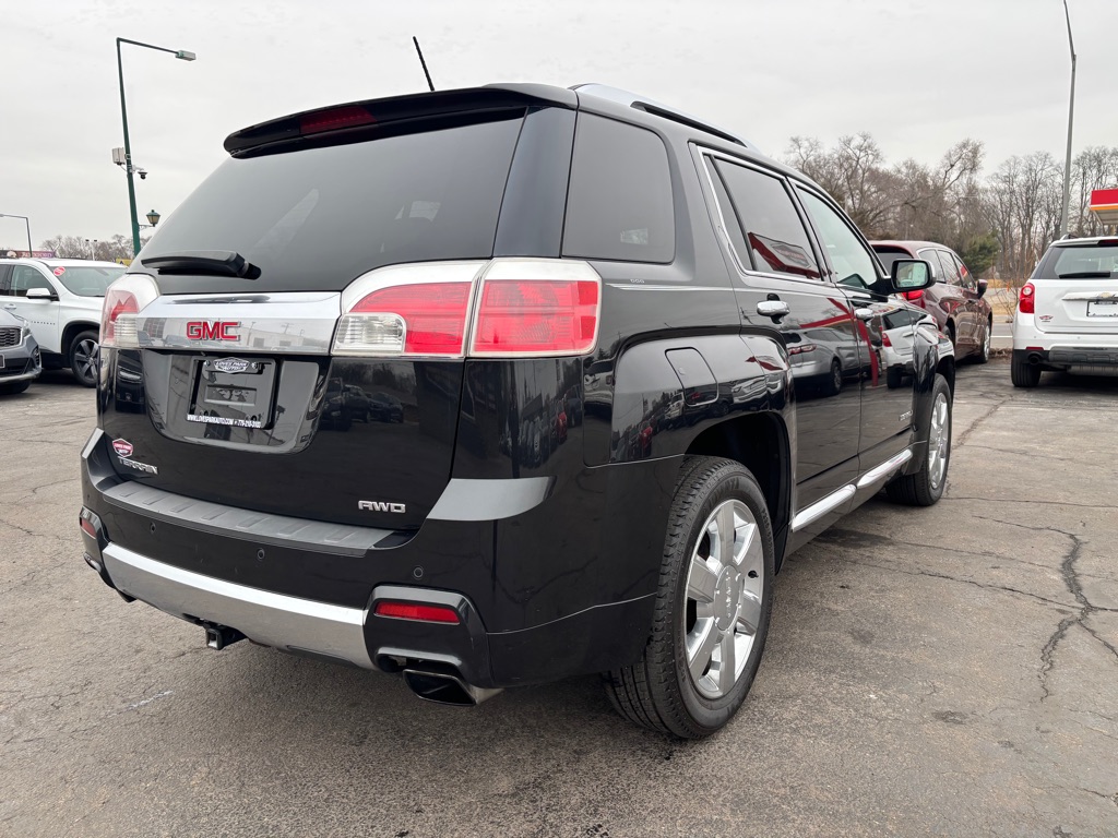 Photo 4 of this GMC TERRAIN