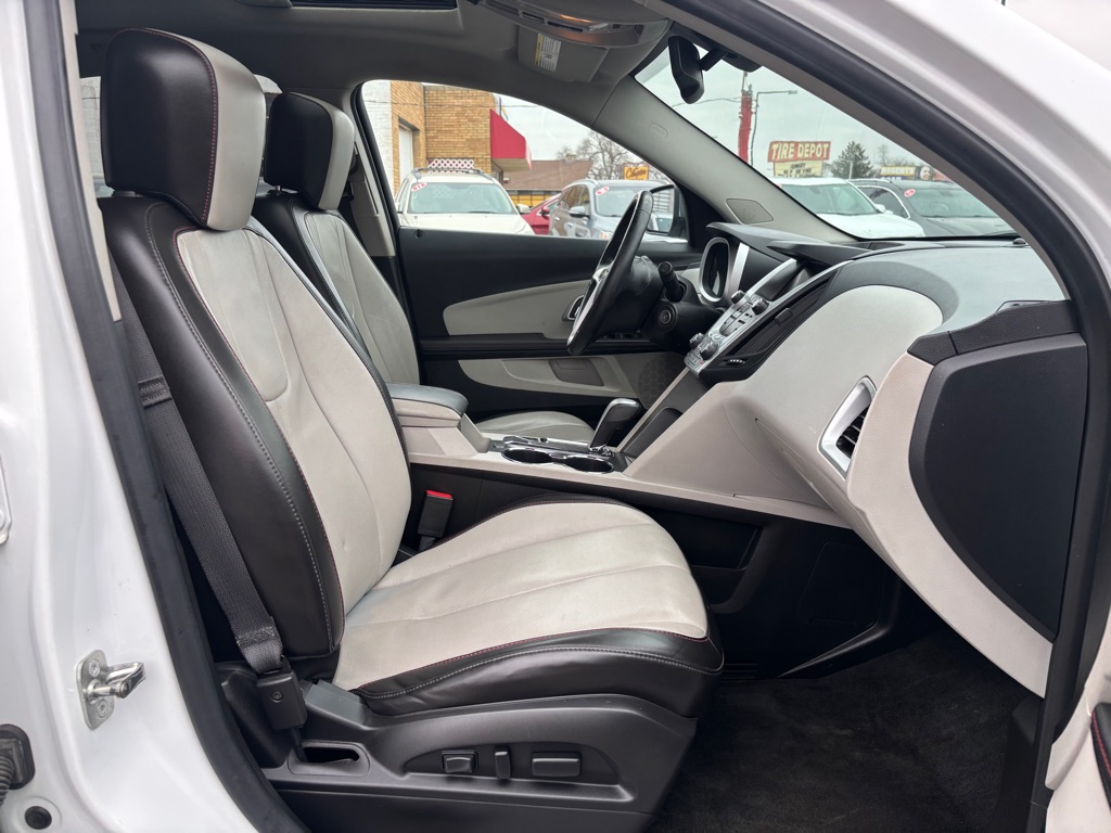 Photo 10 of this CHEVROLET EQUINOX