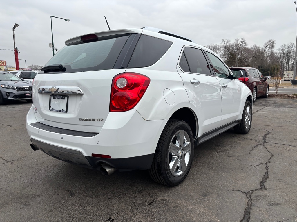 Photo 4 of this CHEVROLET EQUINOX