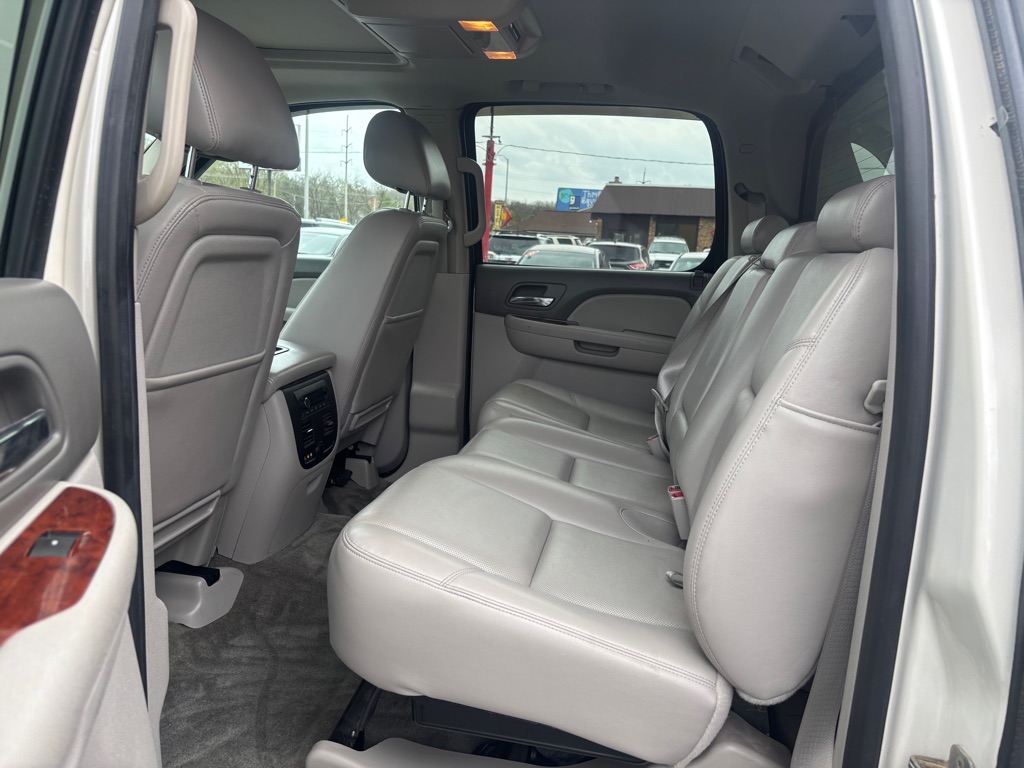 Photo 9 of this CHEVROLET AVALANCHE