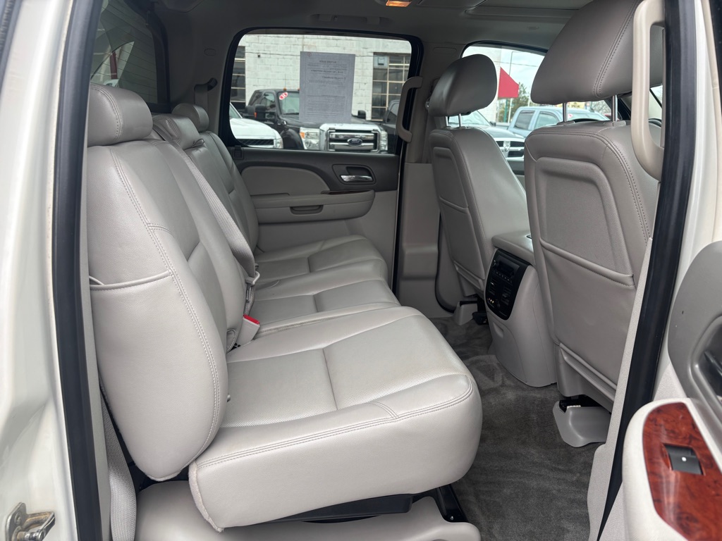 Photo 12 of this CHEVROLET AVALANCHE