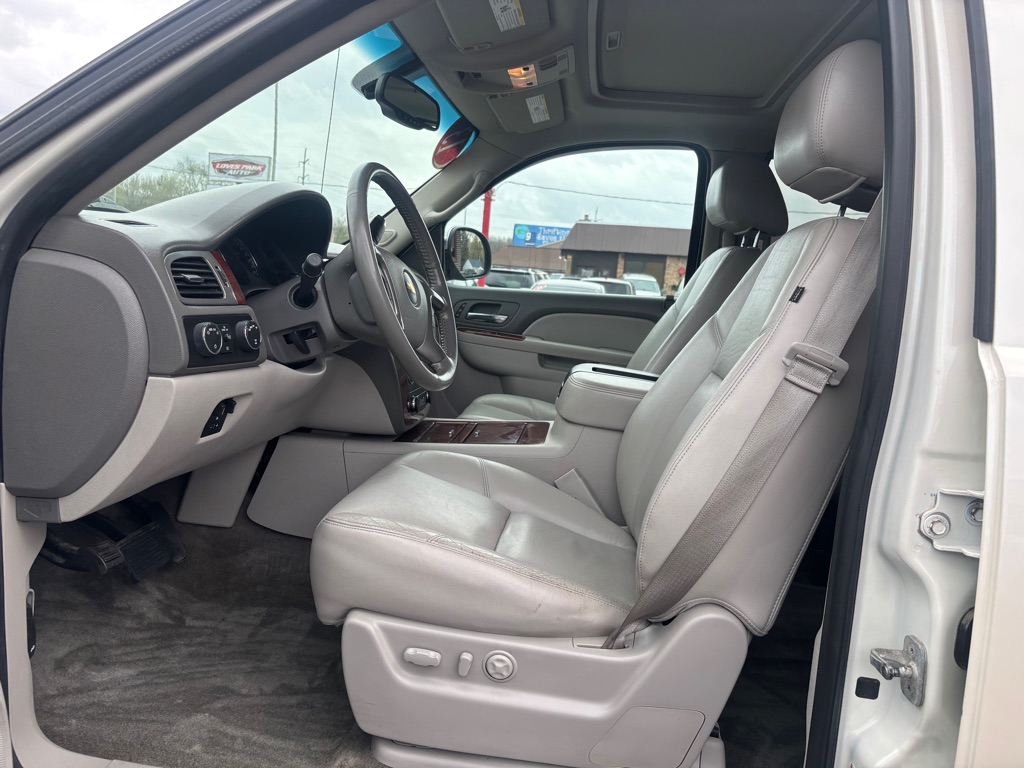 Photo 7 of this CHEVROLET AVALANCHE