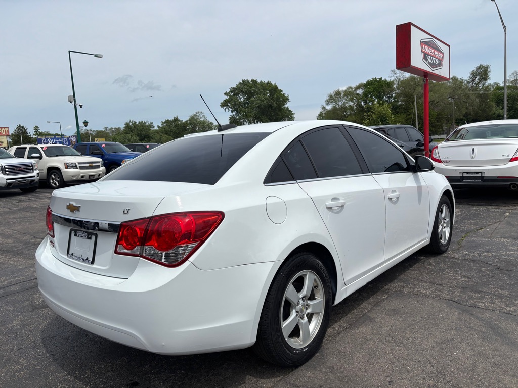 Photo 4 of this CHEVROLET CRUZE