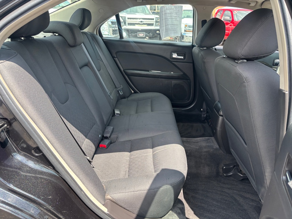 Photo 8 of this FORD FUSION