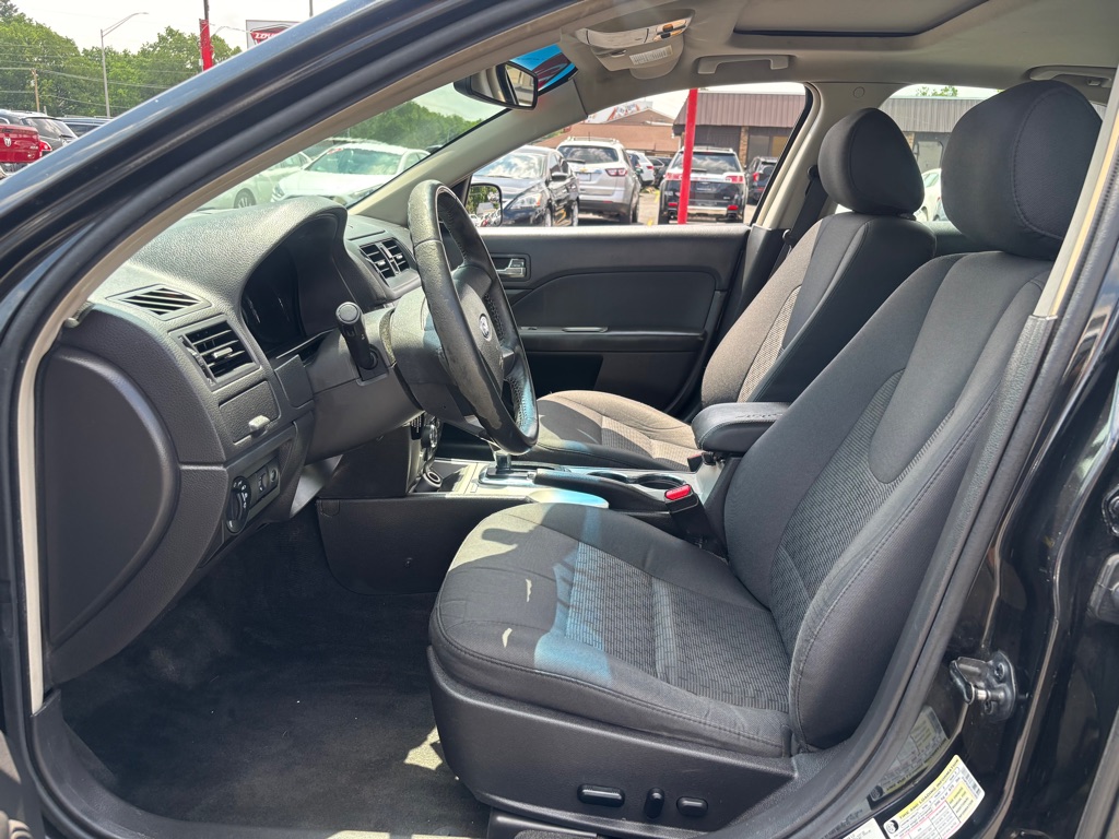Photo 5 of this FORD FUSION