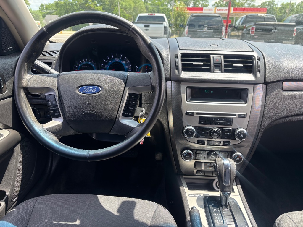 Photo 9 of this FORD FUSION