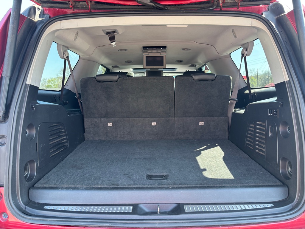 Photo 14 of this CHEVROLET SUBURBAN