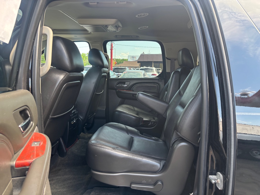 Photo 9 of this CADILLAC ESCALADE