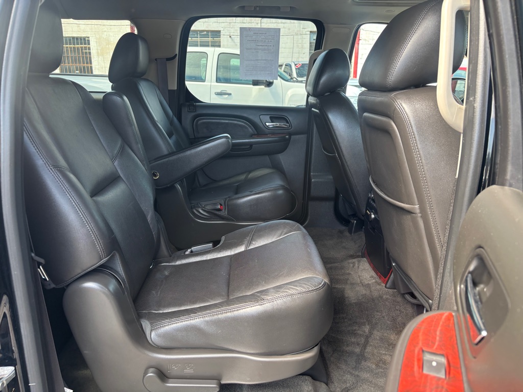 Photo 12 of this CADILLAC ESCALADE