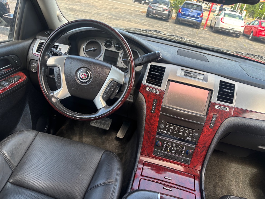 Photo 5 of this CADILLAC ESCALADE