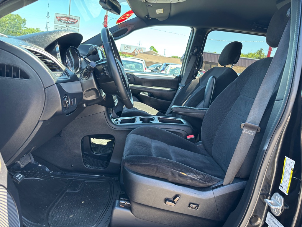 Photo 5 of this DODGE GRAND CARAVAN