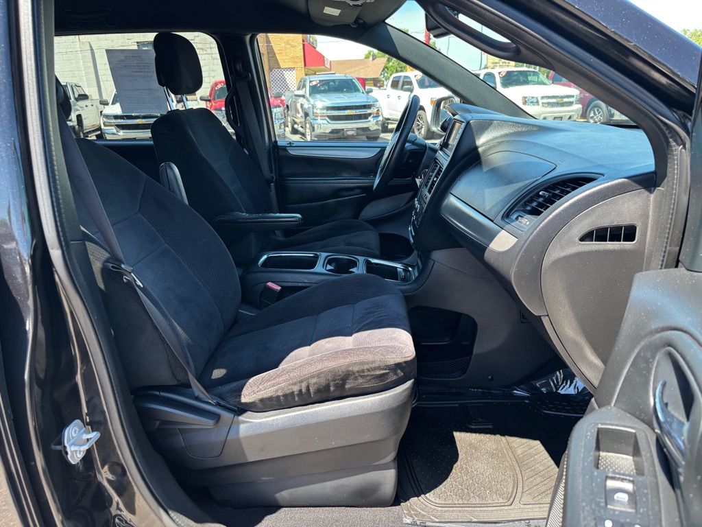 Photo 7 of this DODGE GRAND CARAVAN