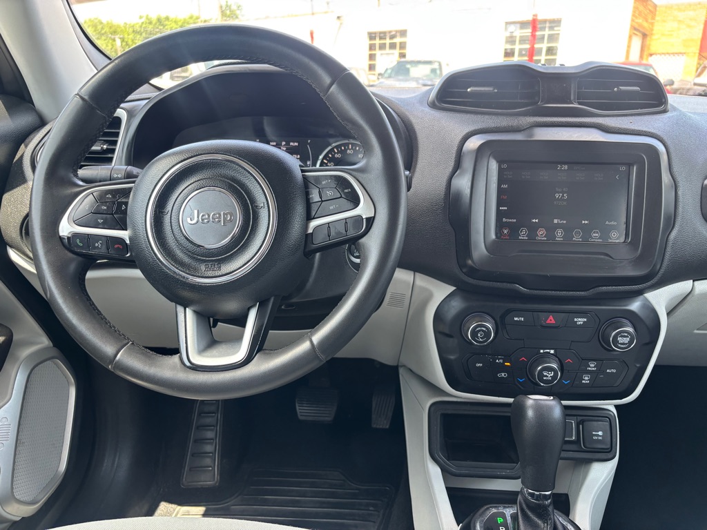 Photo 9 of this JEEP RENEGADE