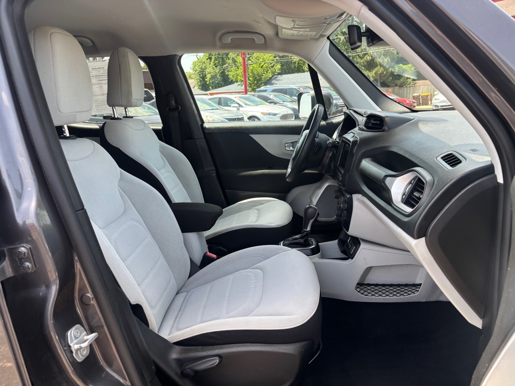 Photo 7 of this JEEP RENEGADE