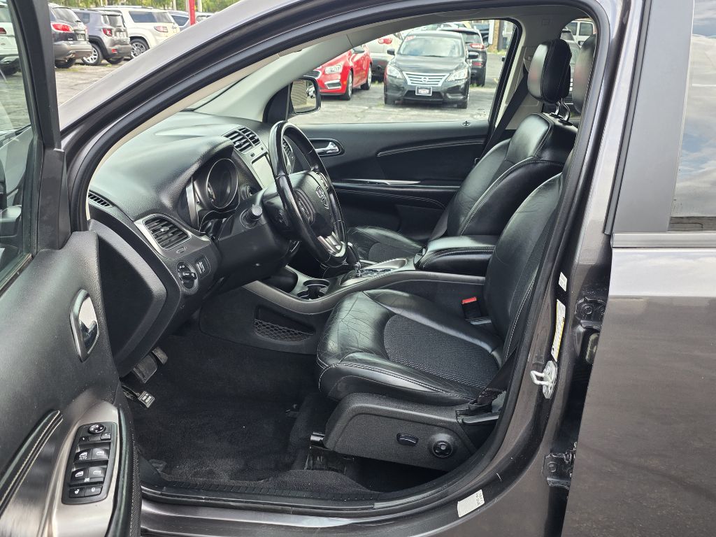 Photo 9 of this DODGE JOURNEY